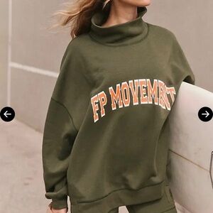 NWT Free People Movement Victory Set ( TOP ONLY) Seagrass Combo Size Large $148